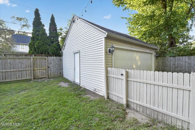 2657 Cheltenham Road, Toledo, OH 43606