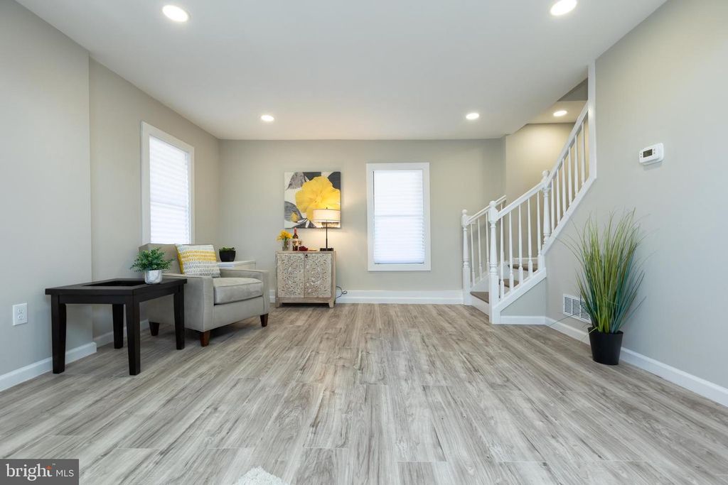 Image 15 of property listing at 2407 HAMMONDS FERRY RD, Halethorpe, MD 21227