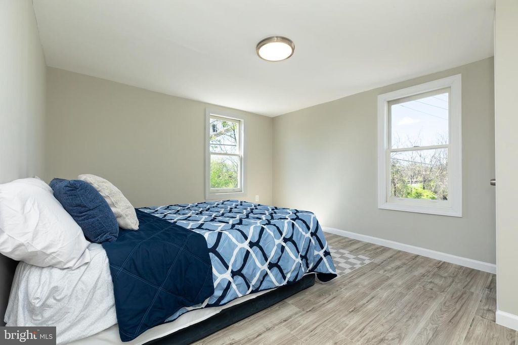 Image 30 of property listing at 2407 HAMMONDS FERRY RD, Halethorpe, MD 21227