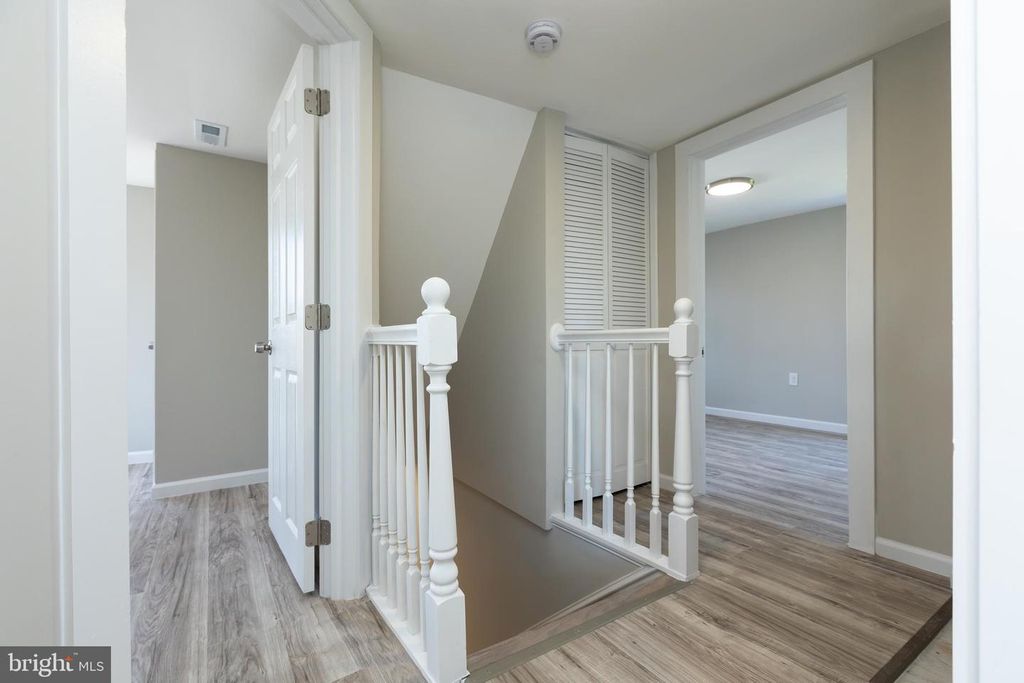 Image 41 of property listing at 2407 HAMMONDS FERRY RD, Halethorpe, MD 21227