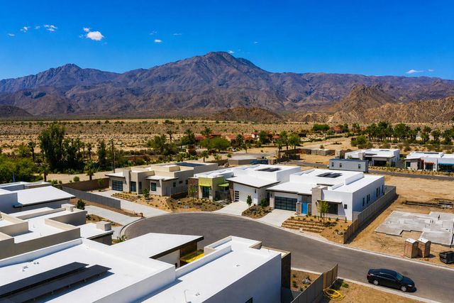 80 960 Linesta Way, La Quinta, CA 92253