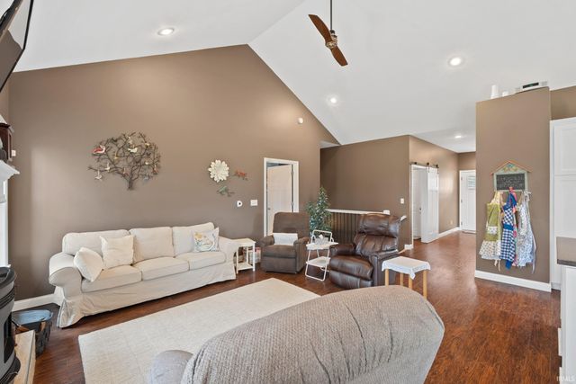 2206 S Old Ditch Road, Warsaw, IN 46580