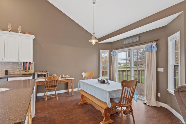 2206 S Old Ditch Road, Warsaw, IN 46580