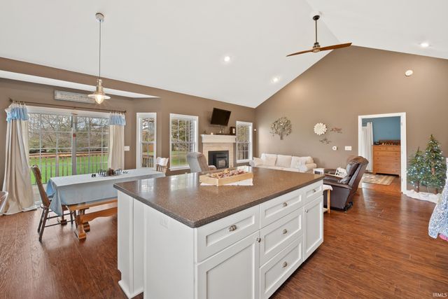 2206 S Old Ditch Road, Warsaw, IN 46580