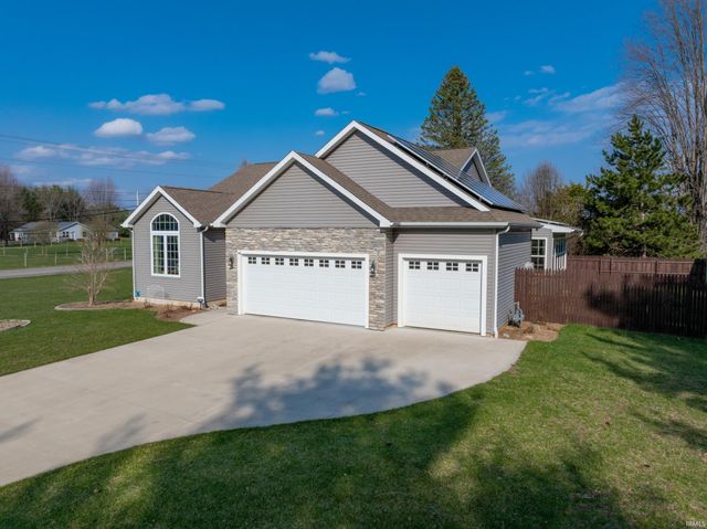 2206 S Old Ditch Road, Warsaw, IN 46580