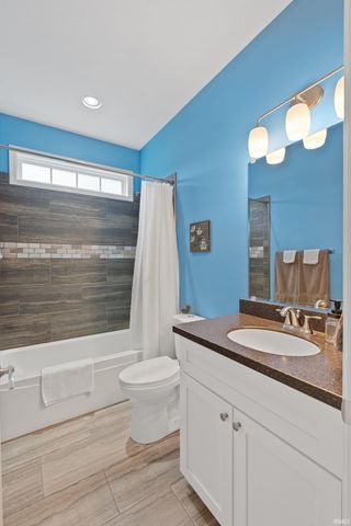 2206 S Old Ditch Road, Warsaw, IN 46580