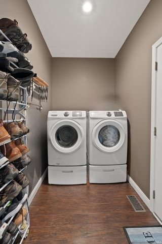 2206 S Old Ditch Road, Warsaw, IN 46580