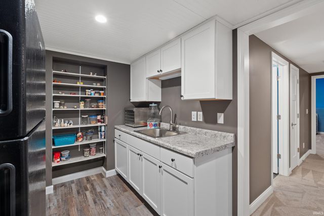 2206 S Old Ditch Road, Warsaw, IN 46580