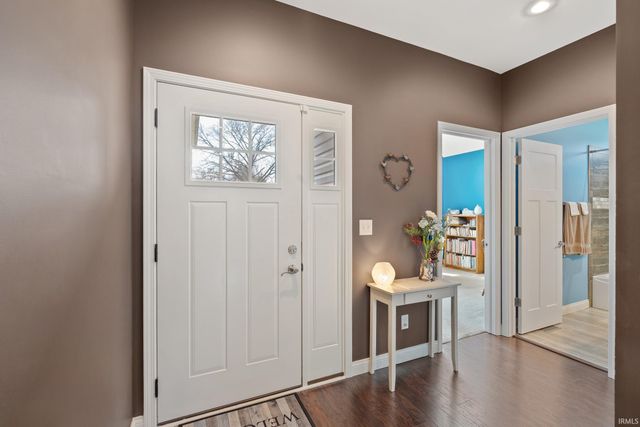 2206 S Old Ditch Road, Warsaw, IN 46580