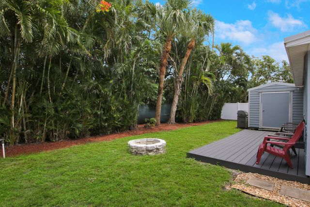 601 N Pennock Lane, Jupiter, FL 33458