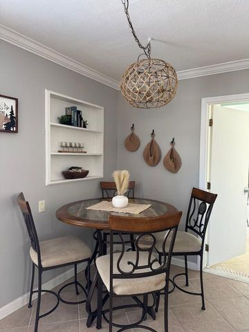 601 N Pennock Lane, Jupiter, FL 33458