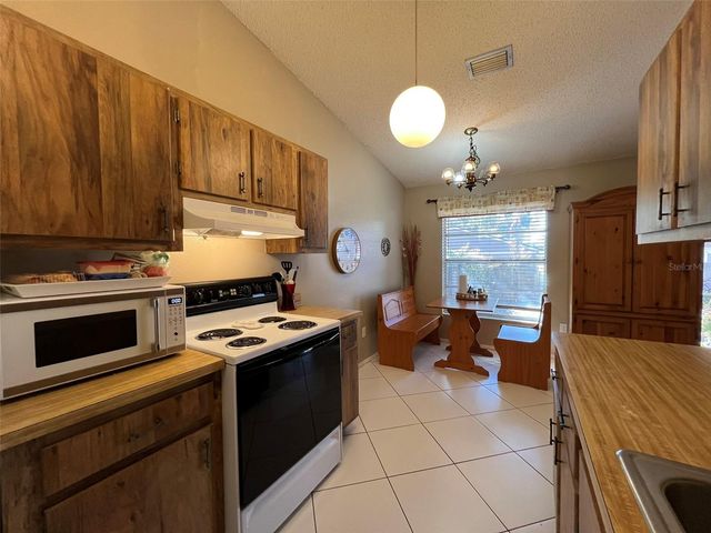 7715 WILLOW PARK DRIVE, Temple Terrace, FL 33637