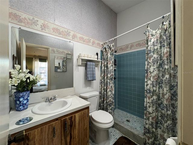 7715 WILLOW PARK DRIVE, Temple Terrace, FL 33637