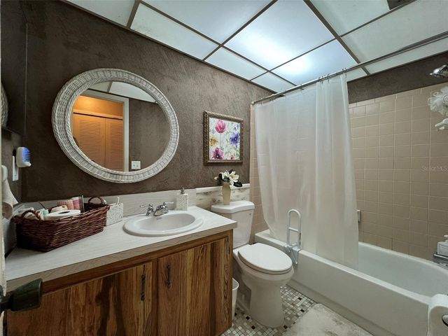 7715 WILLOW PARK DRIVE, Temple Terrace, FL 33637