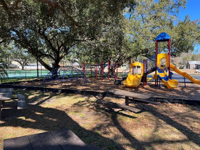 7715 WILLOW PARK DRIVE, Temple Terrace, FL 33637