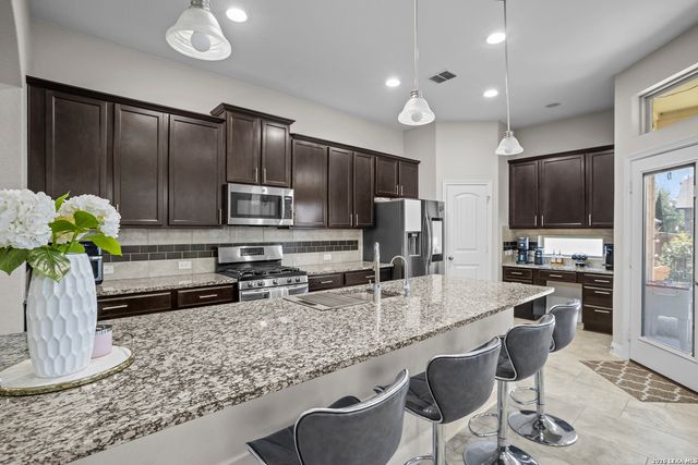 9031 La Junta, San Antonio, TX 78254