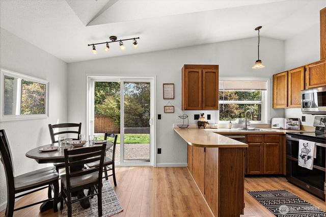 16721 6th Avenue SE, Bothell, WA 98012