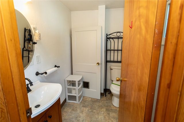 1208 Sycamore St, Connellsville, PA 15425