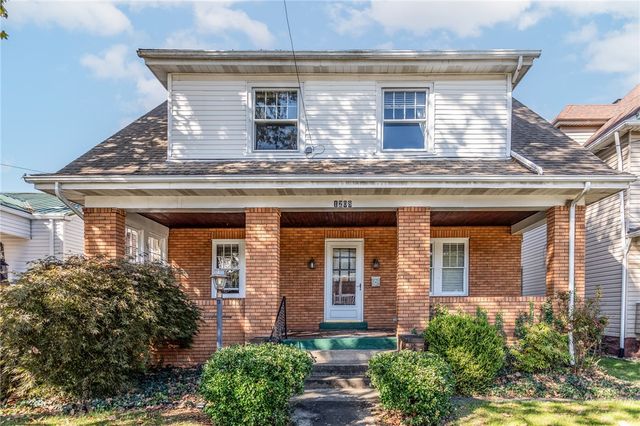 1208 Sycamore St, Connellsville, PA 15425