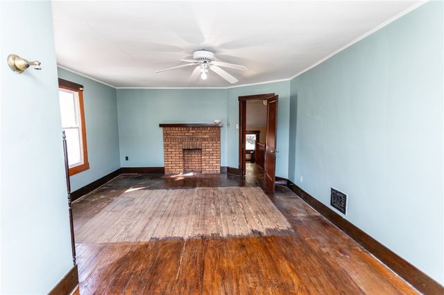 1208 Sycamore St, Connellsville, PA 15425