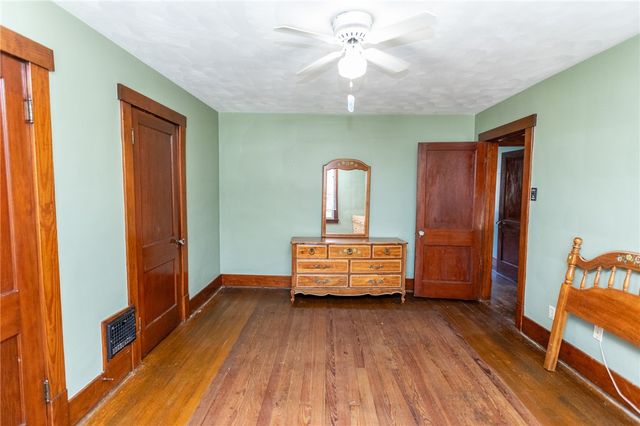 1208 Sycamore St, Connellsville, PA 15425