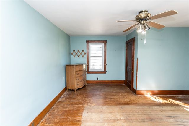 1208 Sycamore St, Connellsville, PA 15425