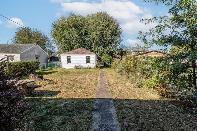 1208 Sycamore St, Connellsville, PA 15425