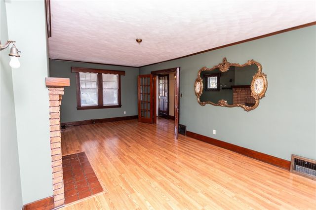 1208 Sycamore St, Connellsville, PA 15425