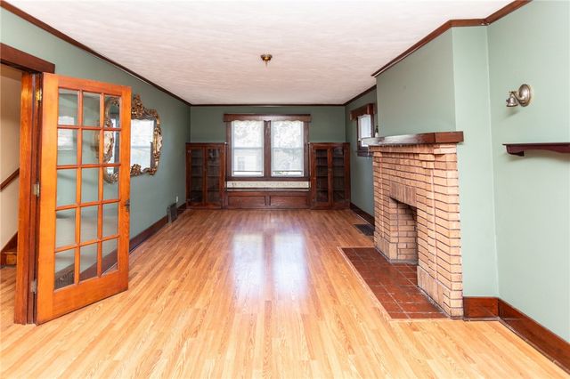 1208 Sycamore St, Connellsville, PA 15425