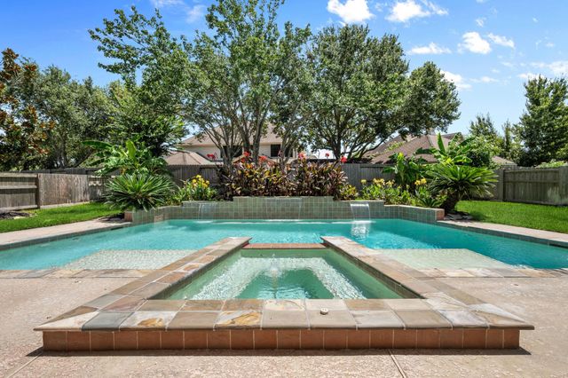 2903 Lacewood Court, Pearland, TX 77584