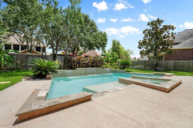 2903 Lacewood Court, Pearland, TX 77584