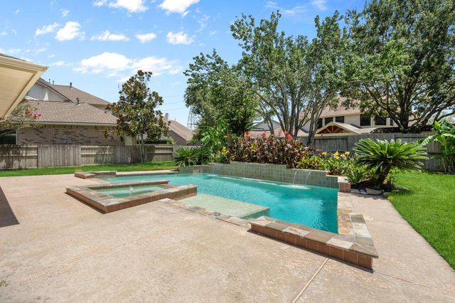 2903 Lacewood Court, Pearland, TX 77584