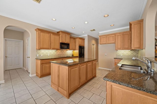 2903 Lacewood Court, Pearland, TX 77584