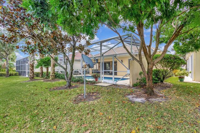 8241 Tobago Lane, Wellington, FL 33414