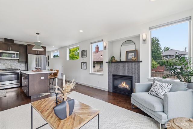 6114 8th Avenue NW, Seattle, WA 98107
