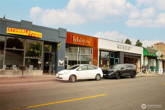 6114 8th Avenue NW, Seattle, WA 98107