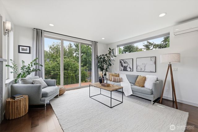6114 8th Avenue NW, Seattle, WA 98107