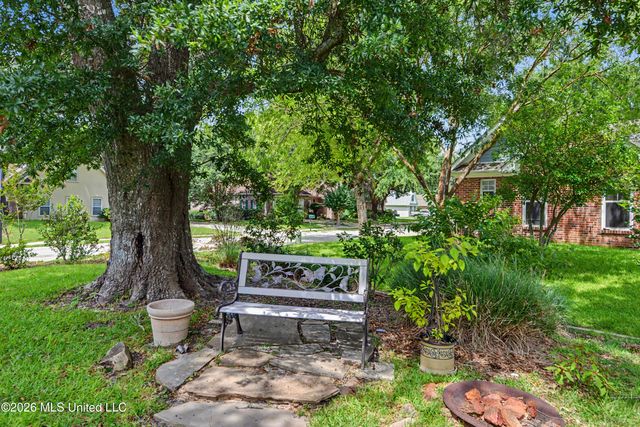 426 Carmargue Lane, Biloxi, MS 39531