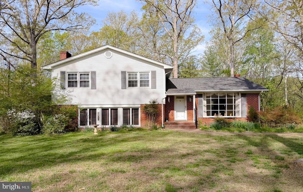 Image 2 of property listing at 22925 MAPLE RD, Lexington Park, MD 20653