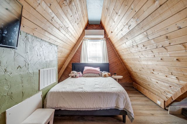 1804 Thomas Place, Fort Worth, TX 76107