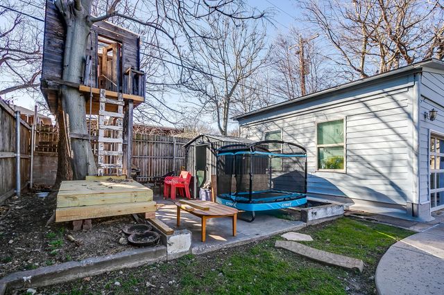 1804 Thomas Place, Fort Worth, TX 76107