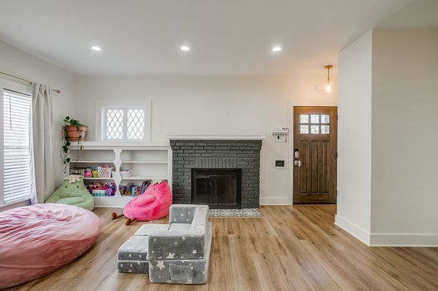 1804 Thomas Place, Fort Worth, TX 76107