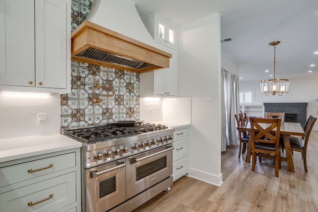 1804 Thomas Place, Fort Worth, TX 76107