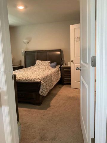 9013 Meadow Cir, La Belle, FL 33935