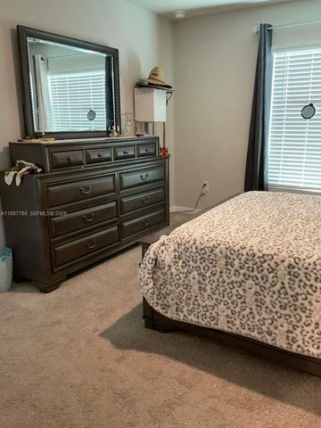 9013 Meadow Cir, La Belle, FL 33935