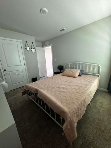 9013 Meadow Cir, La Belle, FL 33935