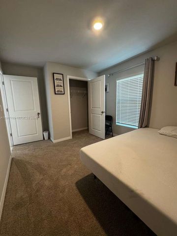 9013 Meadow Cir, La Belle, FL 33935