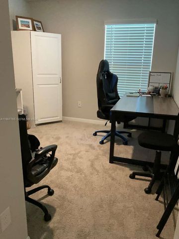 9013 Meadow Cir, La Belle, FL 33935