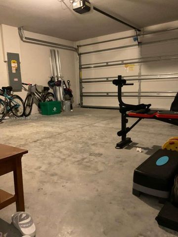 9013 Meadow Cir, La Belle, FL 33935