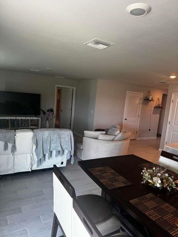 9013 Meadow Cir, La Belle, FL 33935